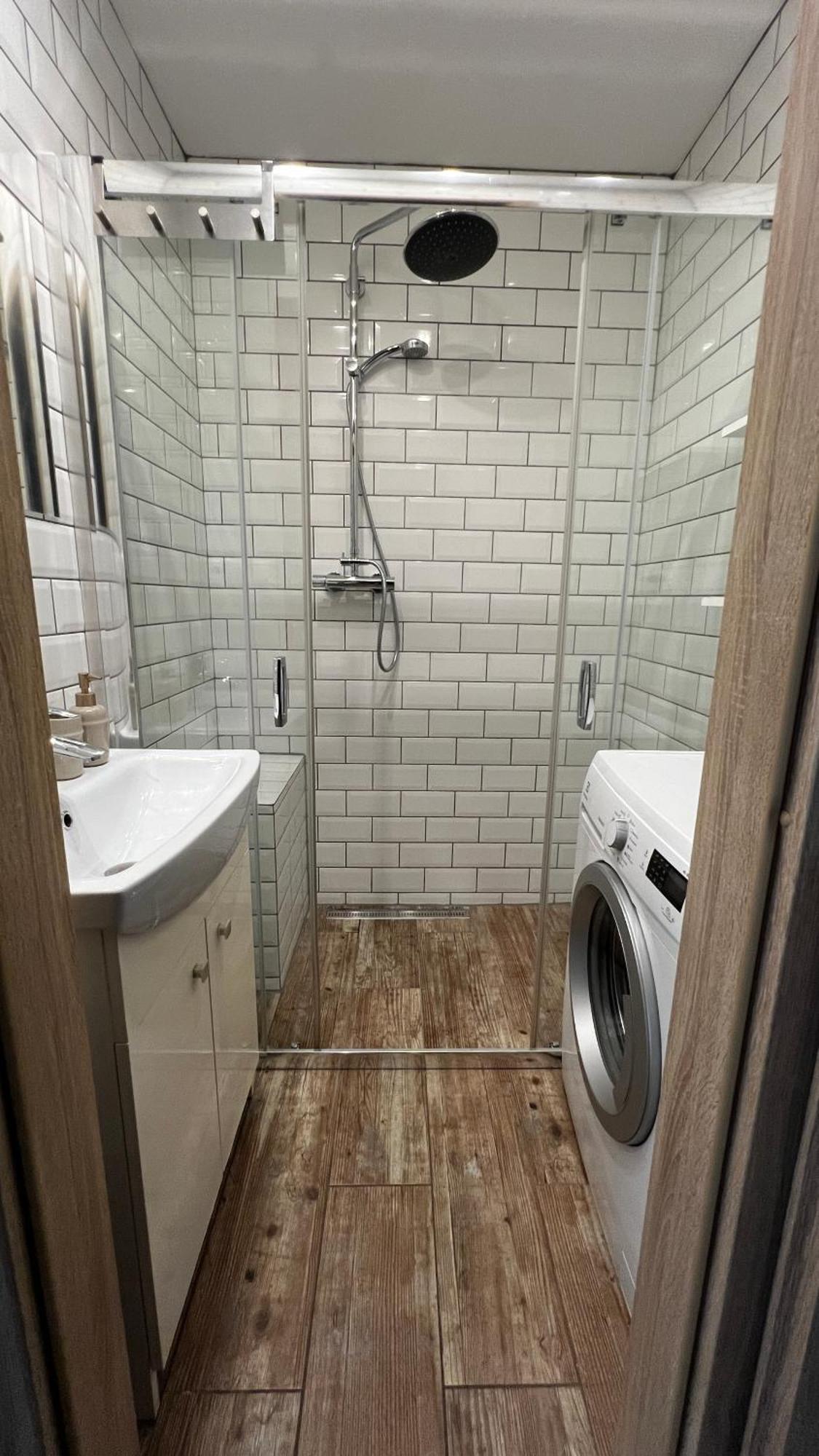 Industrial Apartment I 24Hr Self Check-In I Free Parking & Coffee バンスカー・ビストリツァ エクステリア 写真